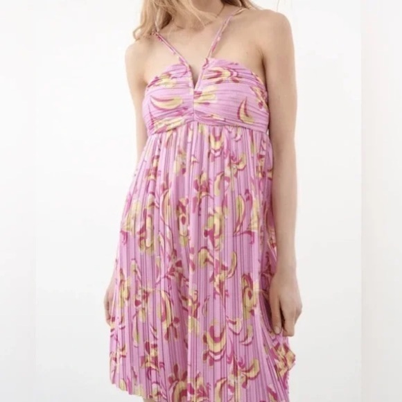 Zara Pink Floral Print Pleated Dress (19) - Picture 1 of 9